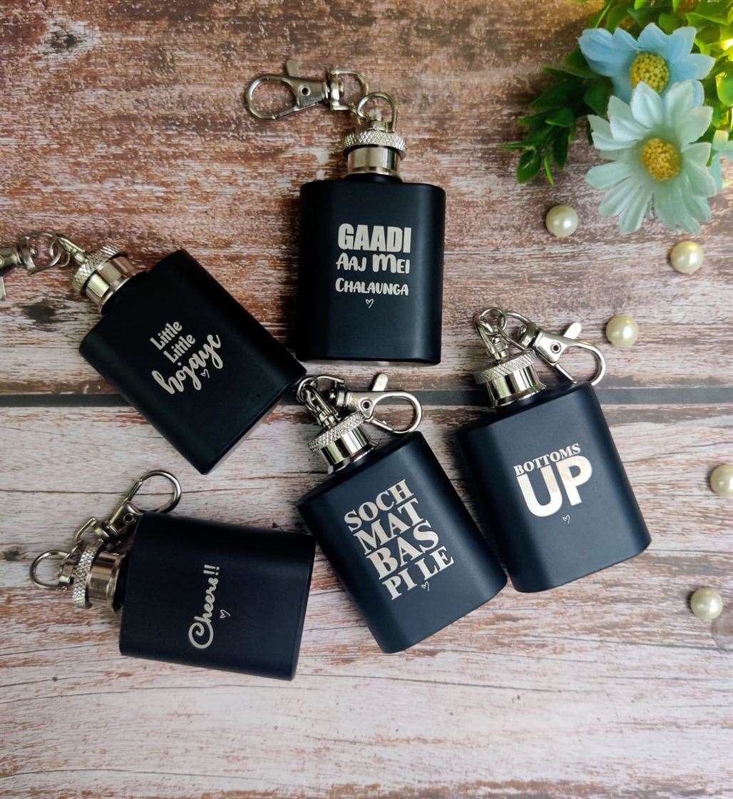 SOCH MAT BAS PI LE Hipflask Keychain